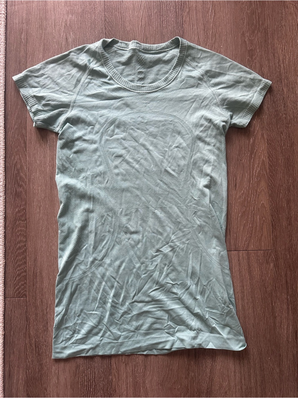 lululemon athletica light green/teal short sleeve tee
